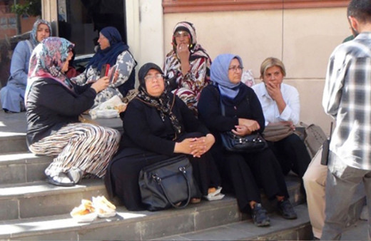 HDP Diyarbakır il binası önünde oturma eylemi yapan aile sayısı artıyor! 8 oldu