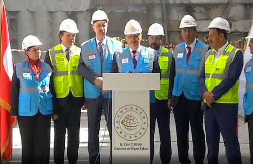 Bakan Turhan törene katıldı İstanbul Metrosu'nda ışık göründü