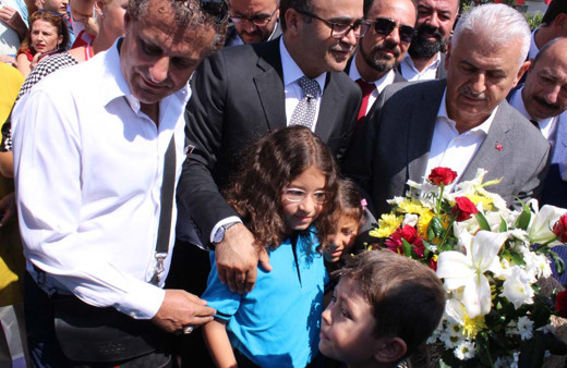 Recep Tayyip Erdoğan Binali Yıldırım'ı çok seviyorum diyen öğrenciyi kıskandı