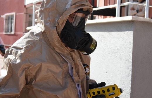 Konya'da 5 katlı apartmanda geniz yakan koku paniği