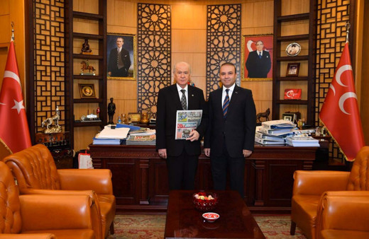 Bahçeli'nin basın danışmanı Yıldıray Çiçek, Arınç'a 'FETÖ ve PKK sevdalısı' dedi