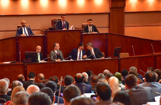 AK Parti İBB’nin borçlanmasına onay verdi