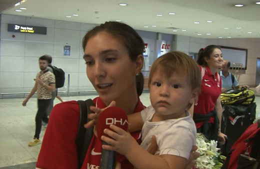 Naz Aydemir Akyol, hem annelik yaptı, hem de 'milli forma' için savaştı!