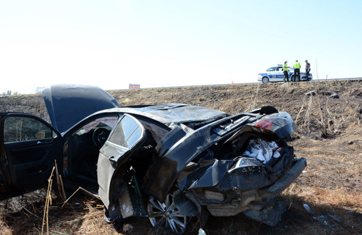 Başkan Vahap Seçer’in koruma aracı kaza yaptı: 3 yaralı
