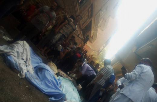 Mısır'da yolcu otobüsü köprüden düştü 10 ölü