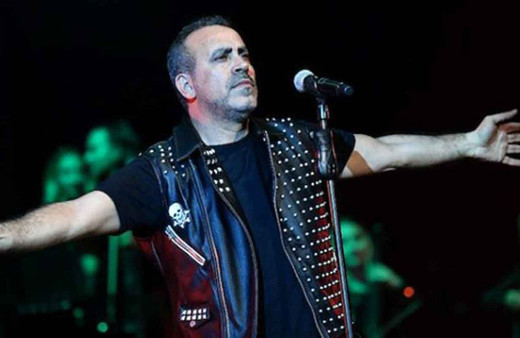 Haluk Levent İzmir konserinde direk dansı yaptı