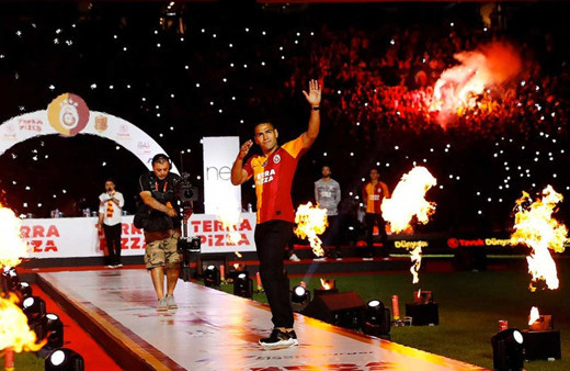 Galatasaray'dan Falcao videosu