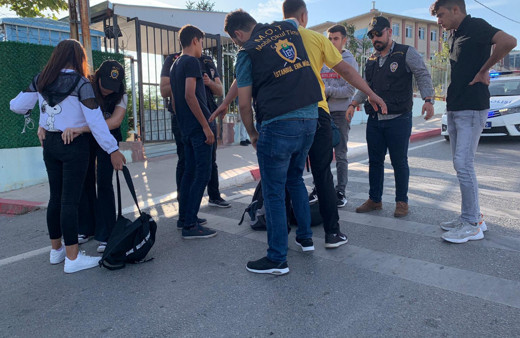 İstanbul polis okul çevrelerinde denetimlere devam ediyor...