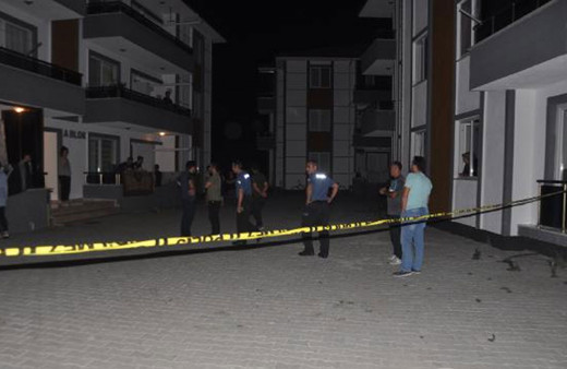 Üst katta gürültü yapan komşusunu vurdu