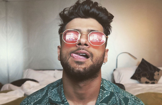 Polis aracında gülerek poz verdi Reynmen lakaplı Yusuf Aktaş muhabirleri darp etti