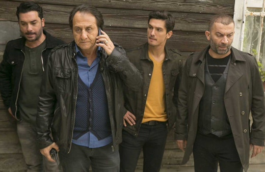 Arka Sokaklar'ın Mesut komiseri Şevket Çoruh'a bıçaklı saldırı