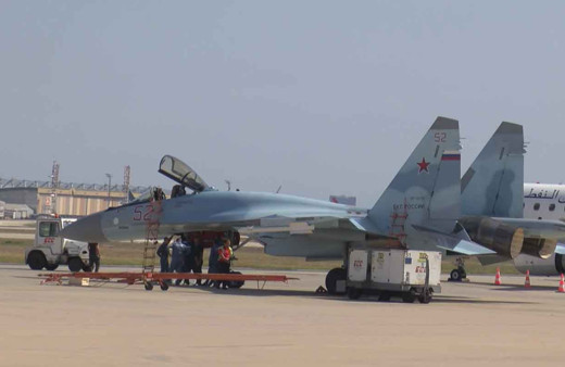 SU-35'in antrenman uçuşu nefes kesti