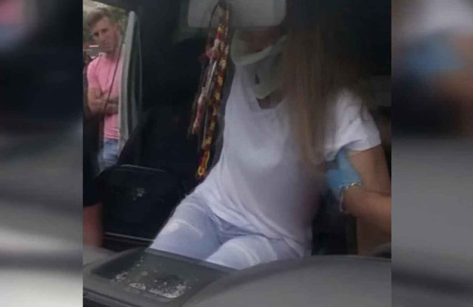 Esenyurt'ta kaza yapan araçta sıkışan kadını itfaiye kurtardı