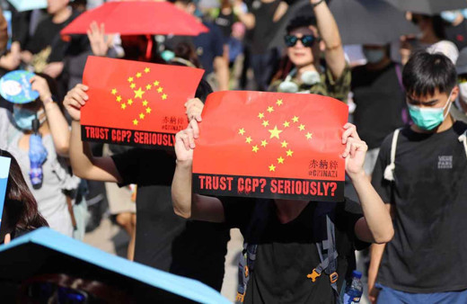 Hong Kong’da protestolar sürüyor