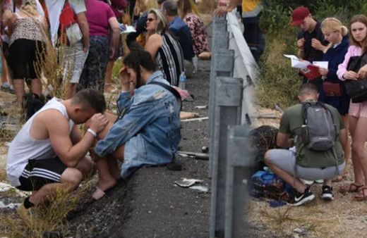 Konya'da turistleri taşıyan otobüs dere yatağına uçtu 3 kişi yaralandı