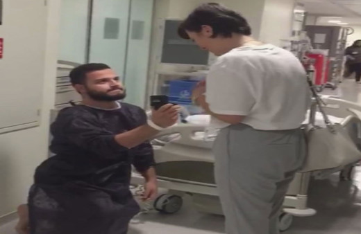 İstanbul'da İsa Özcan kalp ameliyatı öncesi sevgilisine sürpriz evlilik teklif etti