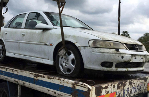 Çalıntı aracını buldu hayatının şokunu yaşadı!