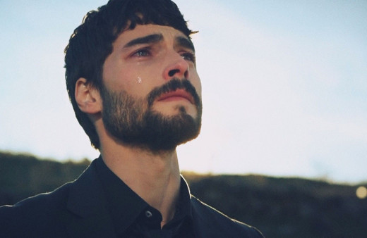 Akın Akınözü evrim geçirmiş eski halini görenlerin ağzı açık kalıyor