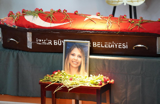 İzmir'de kampüsteki kazada ölen Sezen gözyaşlarıyla uğurlandı