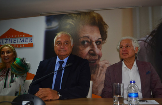 Türkiye Alzheimer Derneği Başkanı: Türkiye'de alzaymır artıyor