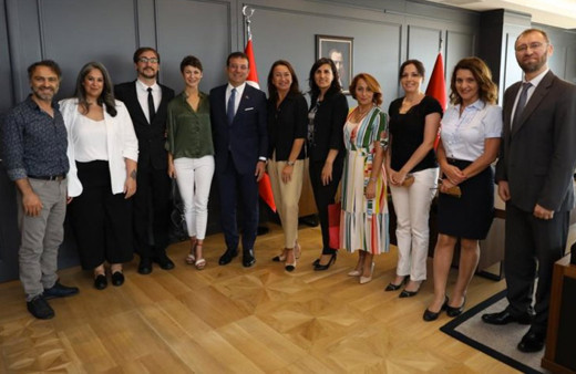 Sanatçılar İBB Başkanı Ekrem İmamoğlu'nu ziyaret etti