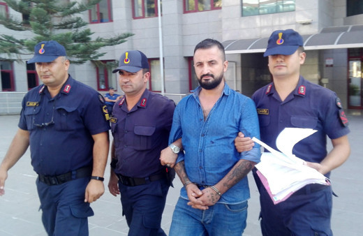 Antalya'da platonik aşık olduğu İngiliz kadına dehşeti yaşattı...