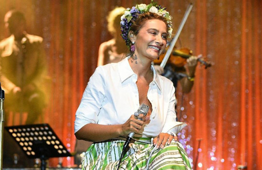 Sıla Gençoğlu ayrılığı üzülerek duyurdu Efe Bahadır'la yıllardır beraberlerdi