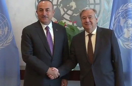 Bakan Çavuşoğlu Guterres ile 'evlat nöbetindeki aileleri' görüştü