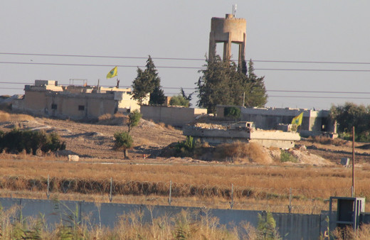 Terör örgütü YPG/PKK'nın sözde bayrak oyunu