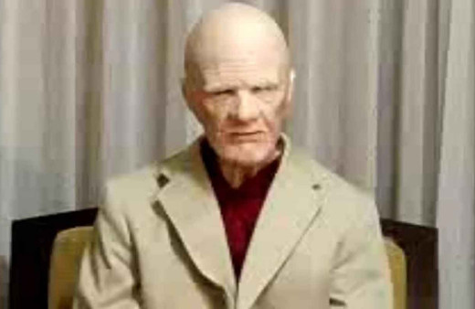 2300 yılından geldim deyip anlattı bakın hangi kehanetlerde bulundu