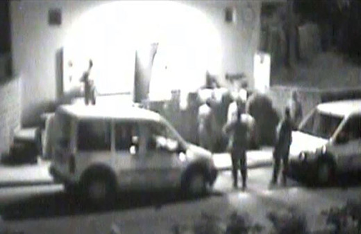 15 Temmuz'da darbecilerin cephaneliği yağmalaması güvenlik kamerasına yansıdı