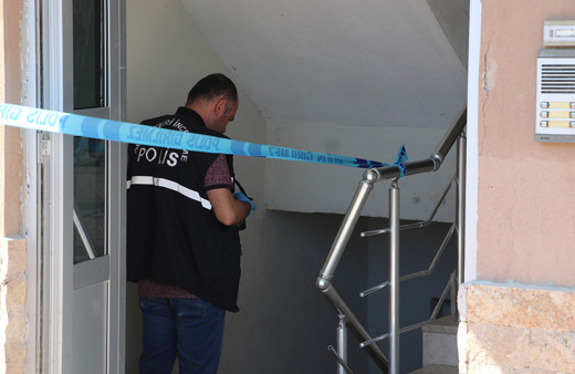 Denizli'de yük asansörü ile duvar arasına sıkışan çocuk hayatını kaybetti