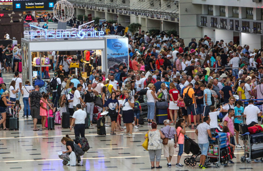 Vali Karaloğlu: Antalya'ya gelen Rus turistte yüzde 14'lük artış var