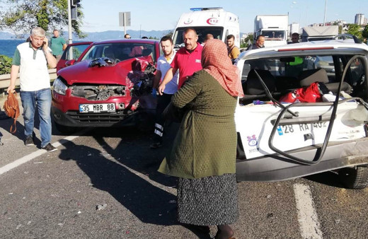Ordu'da iki otomobil çarpıştı: Yaralılar var