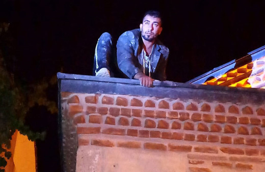 Kütahya'da tarihi camideki levhaları çalarken suçüstü yakalandılar