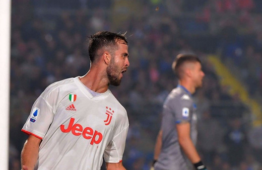 Juventus kazanmasını bildi liderliğe yükseldi