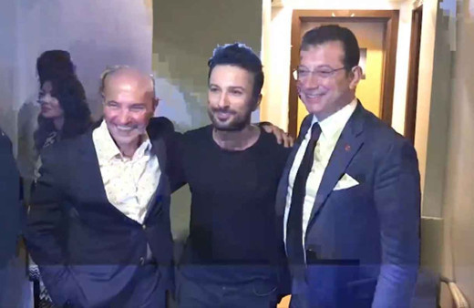 Tarkan'dan sahnede Ekrem İmamoğlu'na övgü dolu sözler!