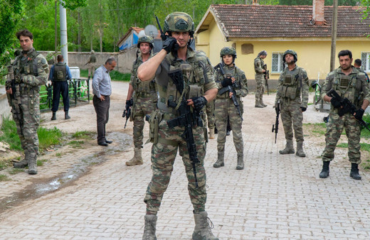 Savaşçı'ya katıldı dizinin iki flaş ismi kadrodan ayrıldı Survivor şampiyonu