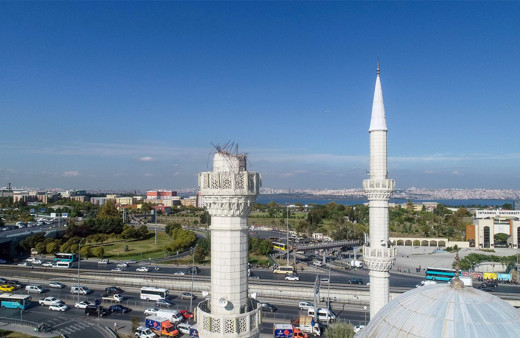 İstanbul şiddetli sarsıldı! Dünya basını merakla takip etti