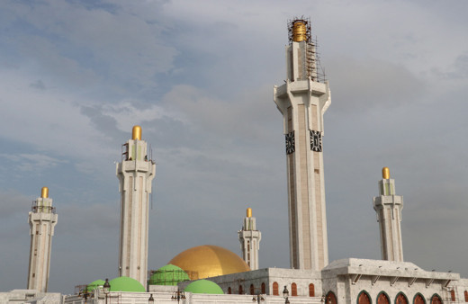 Senegal'de cami açıldı! Kubbesi Kubbet-üs Sahra'yı mimarisi Mescid-i Nebevi'yi andırıyor