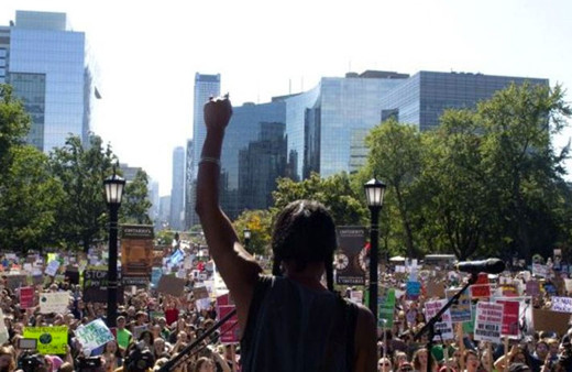 16 yaşındaki çevreci aktivist 500 bin kişilik miting yaptı BM'deki sözleri olay olmuştu