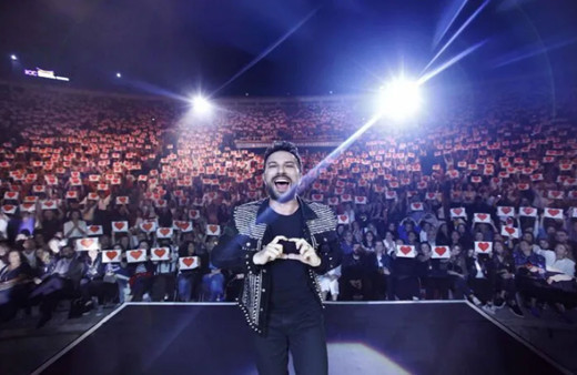 Megastar Tarkan Harbiye'yi salladı! 'İçim buruk ve hüzünlü' dedi