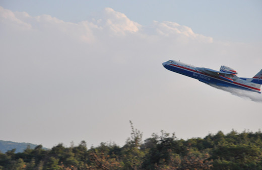 Rusya'dan alınması planlanan yangın söndürme uçağı Manisa'da test edildi