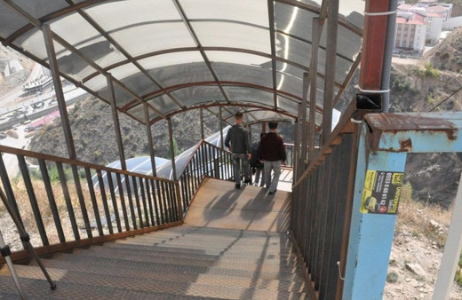 Gümüşhane Valiliği, o merdivenler için açıklama yaptı