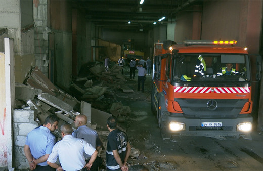 İstanbul 15 Temmuz Demokrasi Otogarı'ndaki metruk yapılar yıkıldı