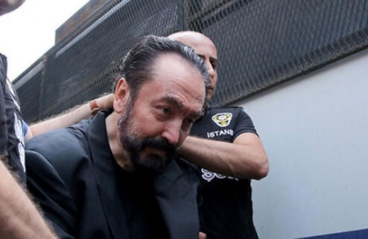 Adnan Oktar bu kez de avukatını yalanladı!