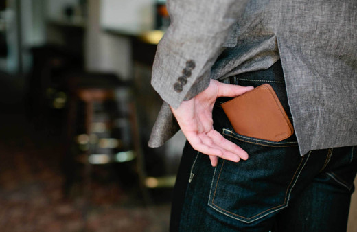 Kalçadan bele doğru ağrının sebebi! Cüzdan sendromu bel ağrısı yapıyor