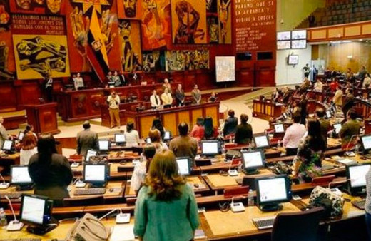 Peru’da Devlet Başkanı Parlamento’yu Parlamento Devlet Başkanı’nı feshetti