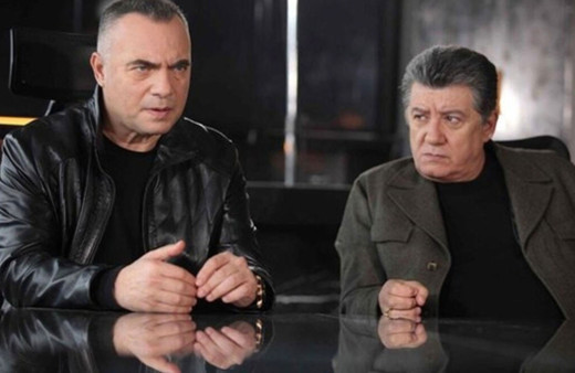 Tarık Ünlüoğlu'nun ilk eşi kimdir 11 yıl evli kaldılar kızının annesi