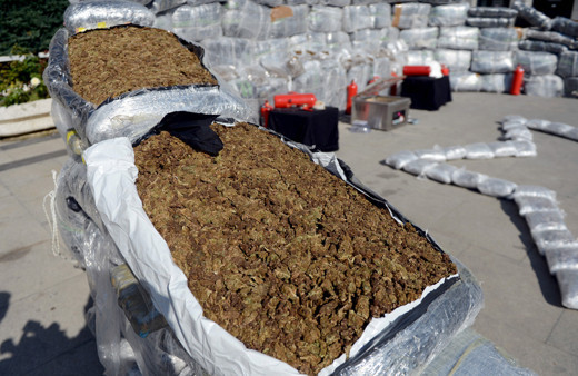 İstanbul'un 8 ilçesinde gerçekleşti! Son yılların en büyük uyuşturucu operasyonu